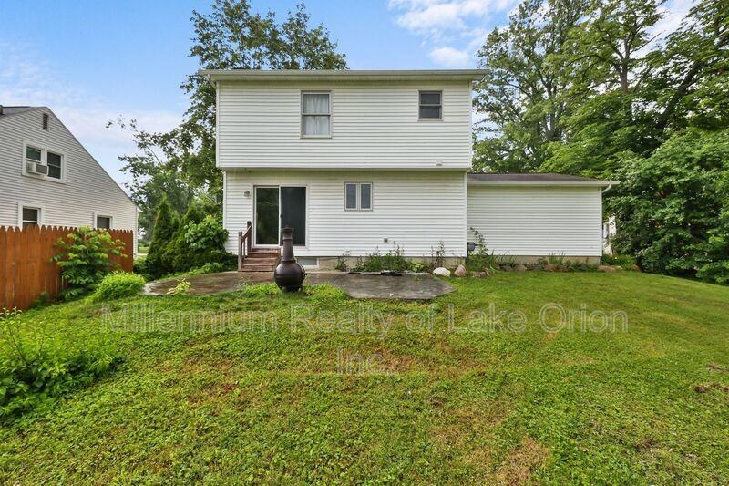 303 S Saginaw St - Photo 5 of 23