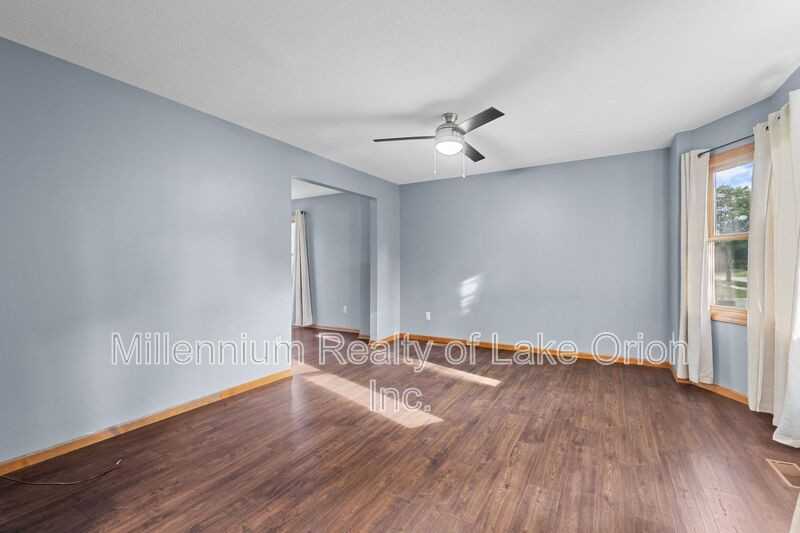 303 S Saginaw St - Photo 6 of 23