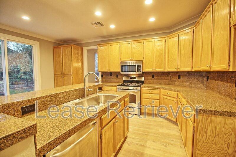 2359 Riviera Ct - Photo 4 of 34