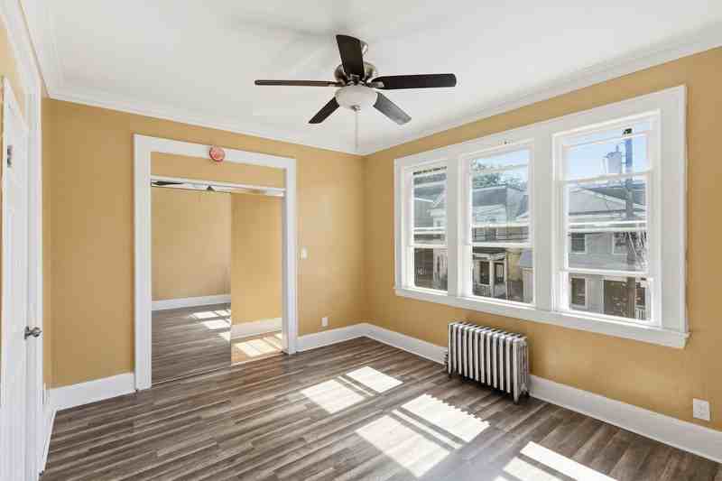 16 Montrose Ter - Photo 4 of 18
