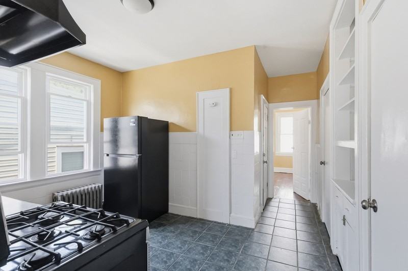 16 Montrose Ter - Photo 7 of 18