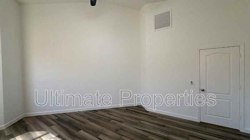 9223 W Salter Dr - Photo 5 of 8