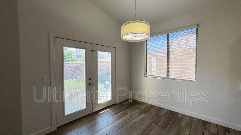 9223 W Salter Dr - Photo 7 of 8
