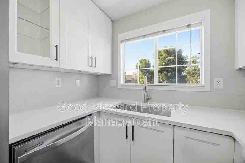 1500 E Spruce St #D - Photo 7 of 26