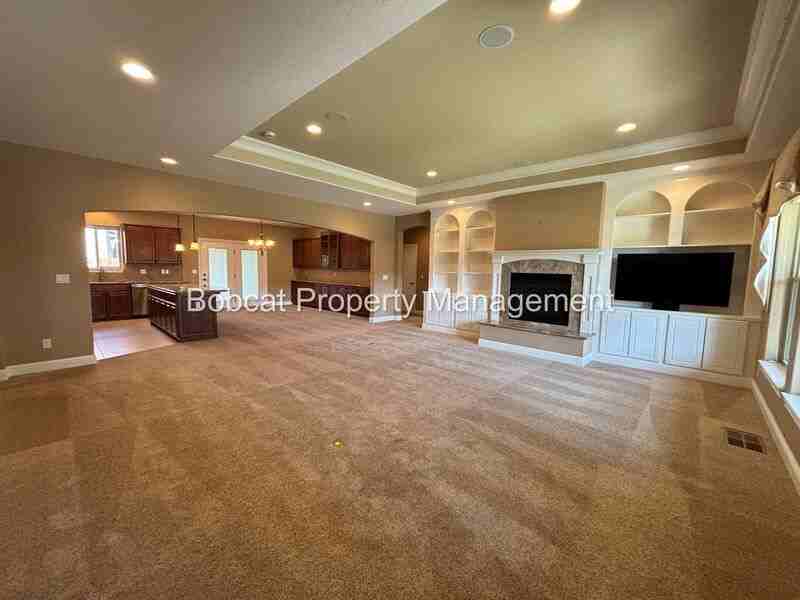 1360 Turner Ct - Photo 3 of 50