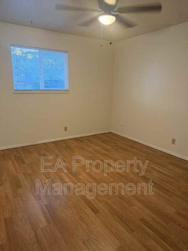 8003 Constitution Ave Ne - Photo 7 of 13