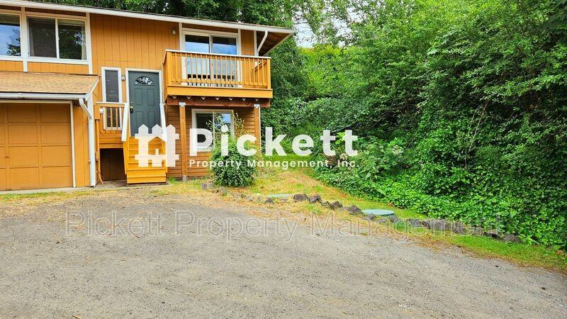 4629 Beach Dr E - Photo 3 of 26