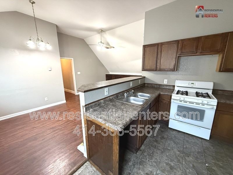 2804 N Palmer St - Photo 3 of 11