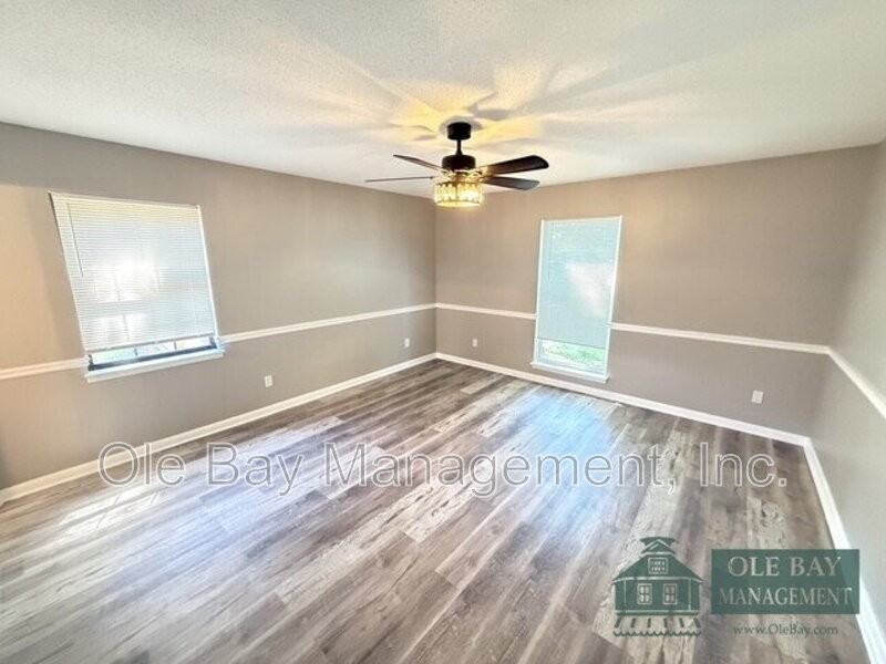 3149 Cottage Ln - Photo 4 of 12