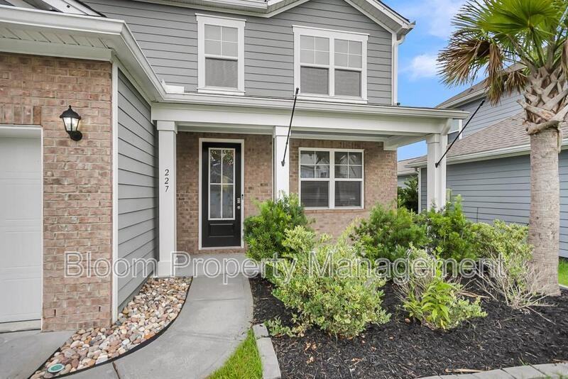 227 Shortmarsh St - Photo 3 of 50