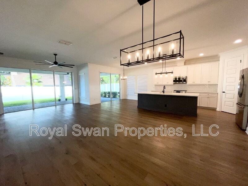 929 Clearview Ave - Photo 3 of 26