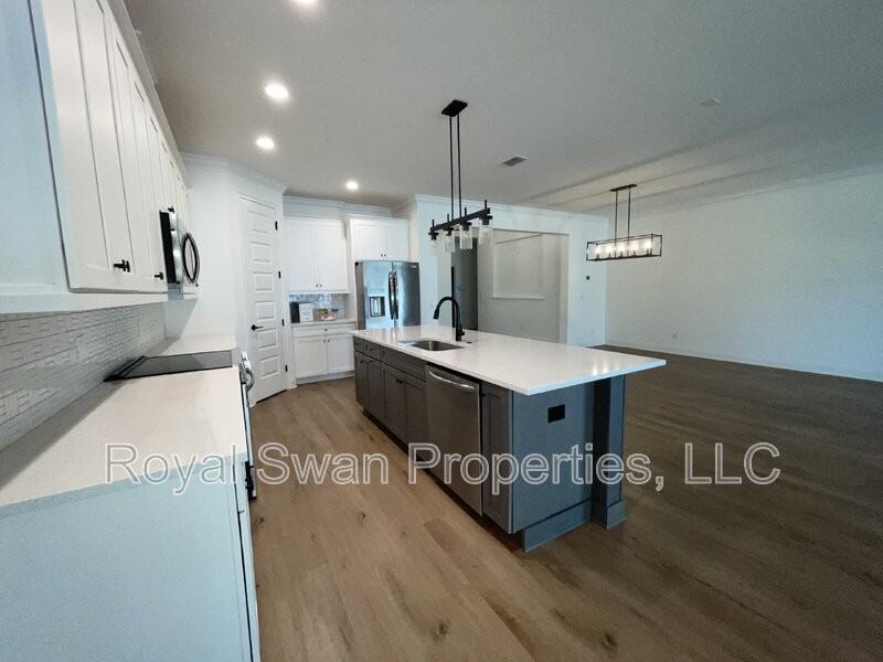 929 Clearview Ave - Photo 7 of 26