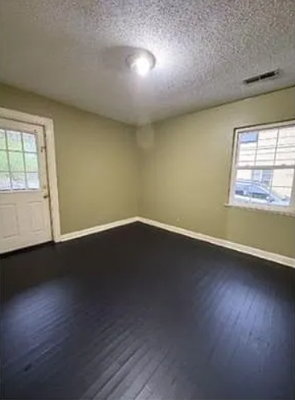 7801 Vienna Ave - Photo 2 of 8