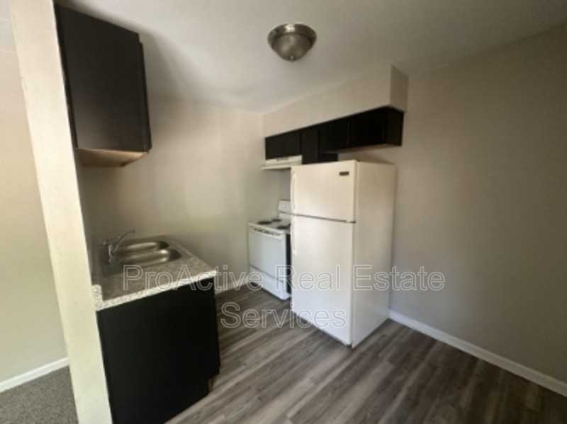 1436 Picadilly St - Photo 3 of 3