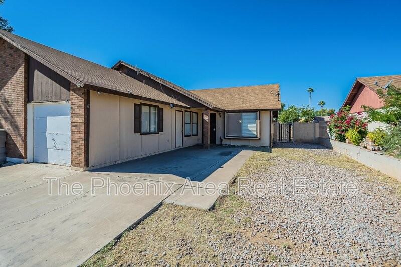 5714 N 68th Ave - Photo 3 of 23