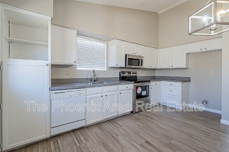 5714 N 68th Ave - Photo 5 of 23