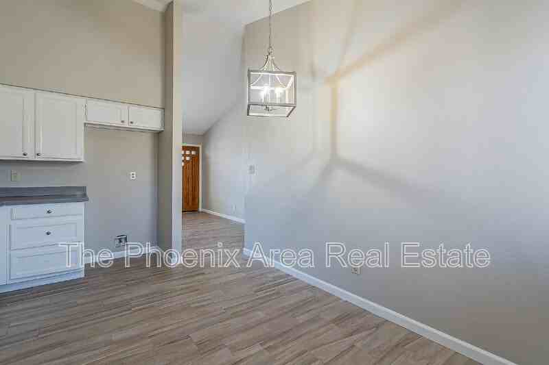 5714 N 68th Ave - Photo 6 of 23