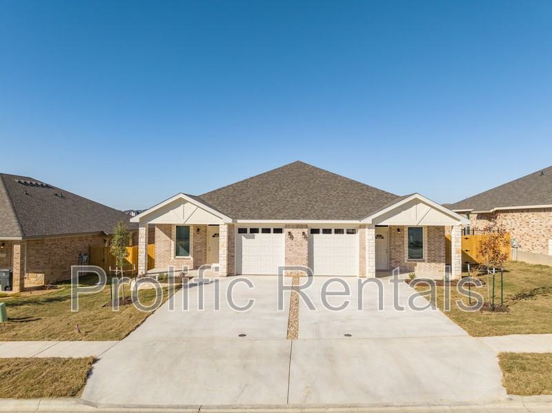 5003 Rose Garden Loop - Photo 2 of 27