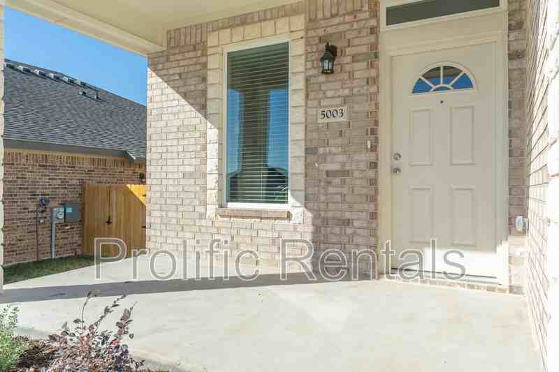 5003 Rose Garden Loop - Photo 3 of 27