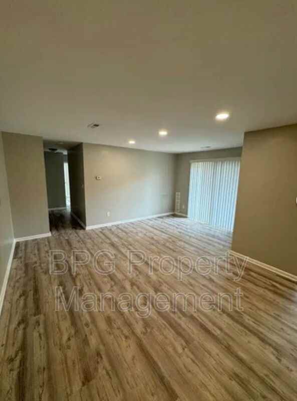 129 Green St #7 - Photo 2 of 14