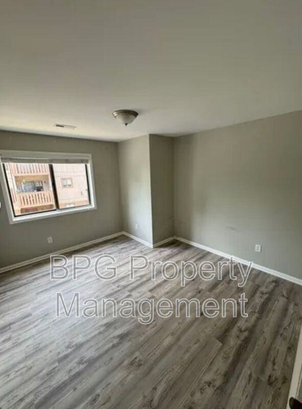 129 Green St #7 - Photo 6 of 14