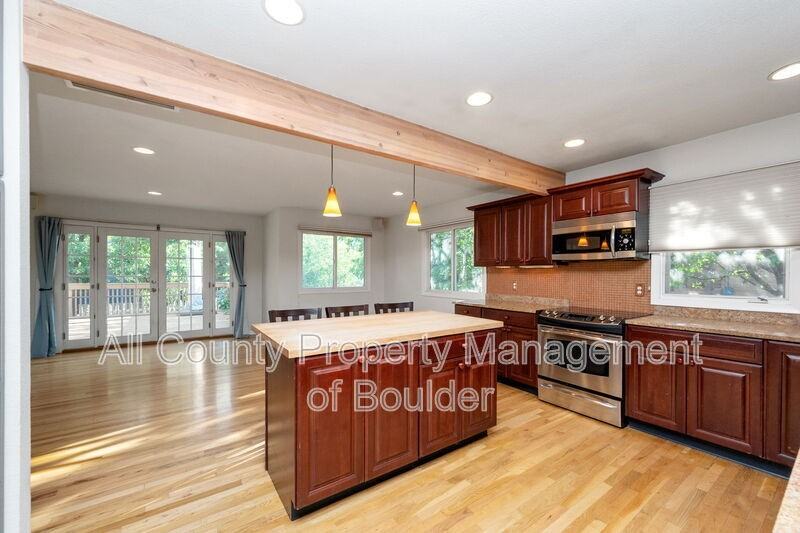 1192 Quince Ave - Photo 5 of 25