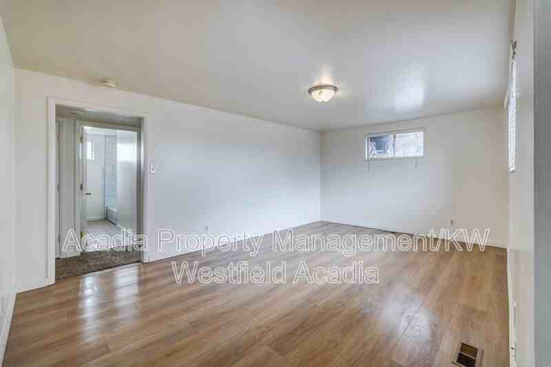 324 Southeast Street #324 - Photo 2 of 19