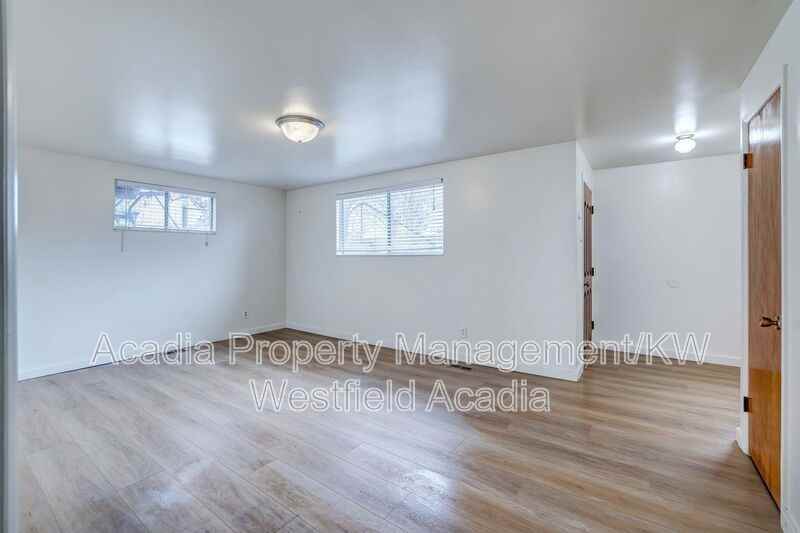 324 Southeast Street #324 - Photo 6 of 19