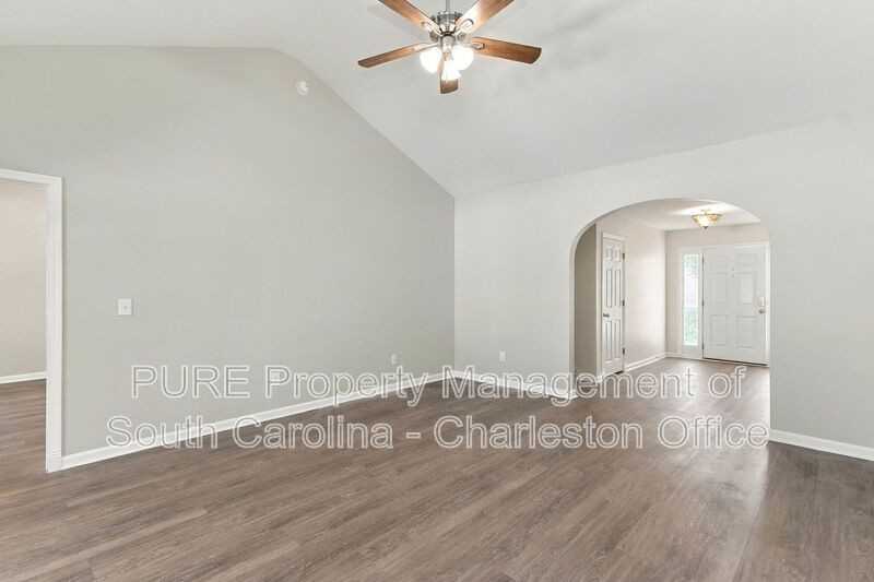 1322 Palm Cove Dr - Photo 4 of 21