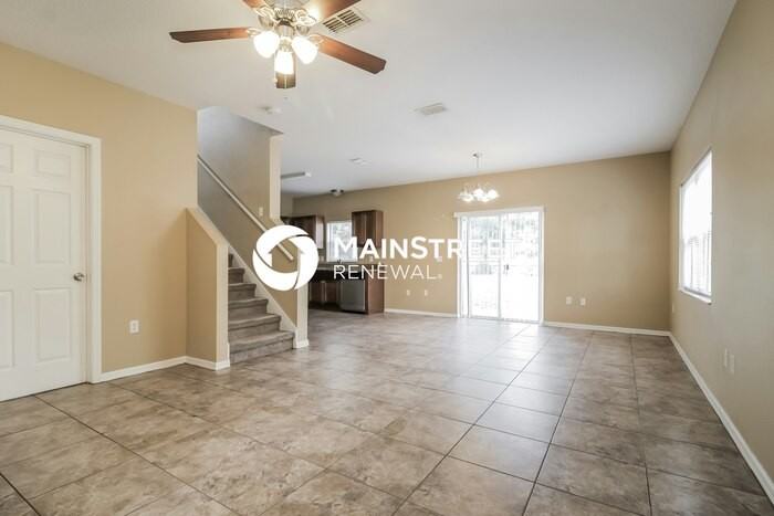 101 Mandrake St - Photo 4 of 17