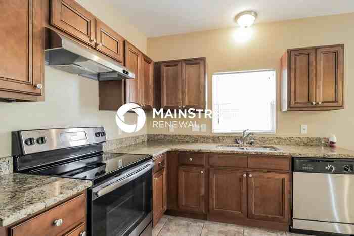 101 Mandrake St - Photo 7 of 17