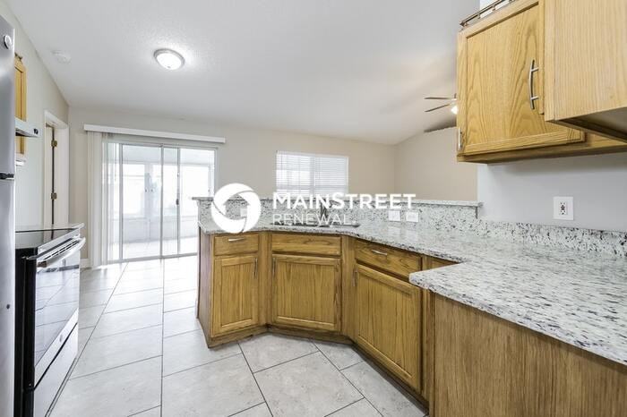 217 Bedford Dr - Photo 4 of 16