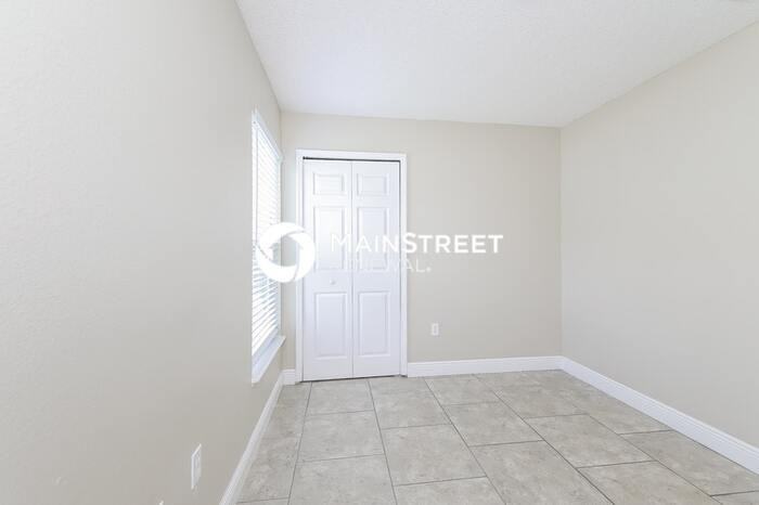 217 Bedford Dr - Photo 6 of 16