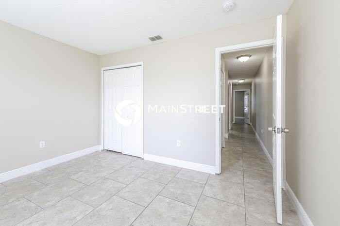 217 Bedford Dr - Photo 7 of 16