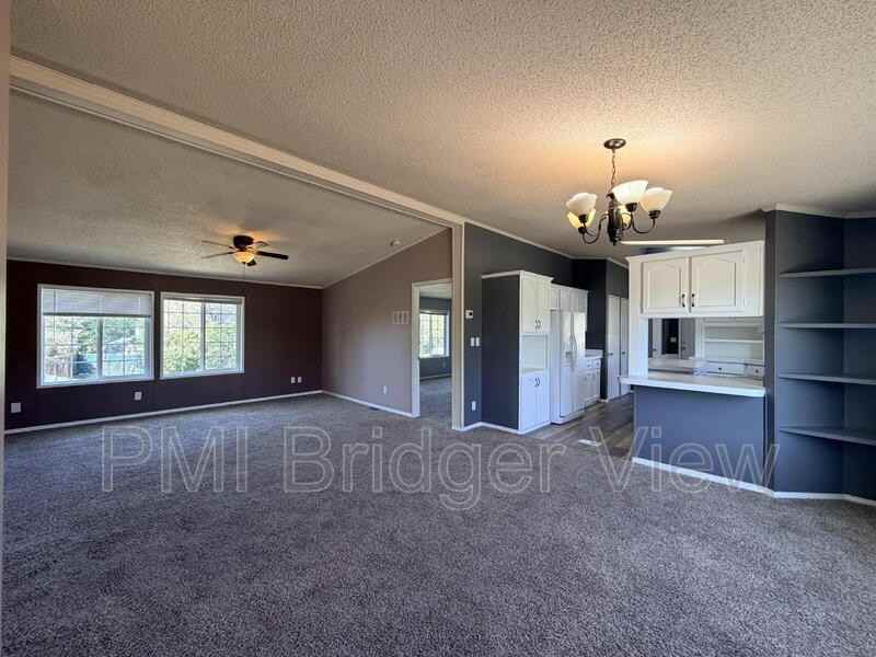 510 S Circle Dr #A - Photo 3 of 21