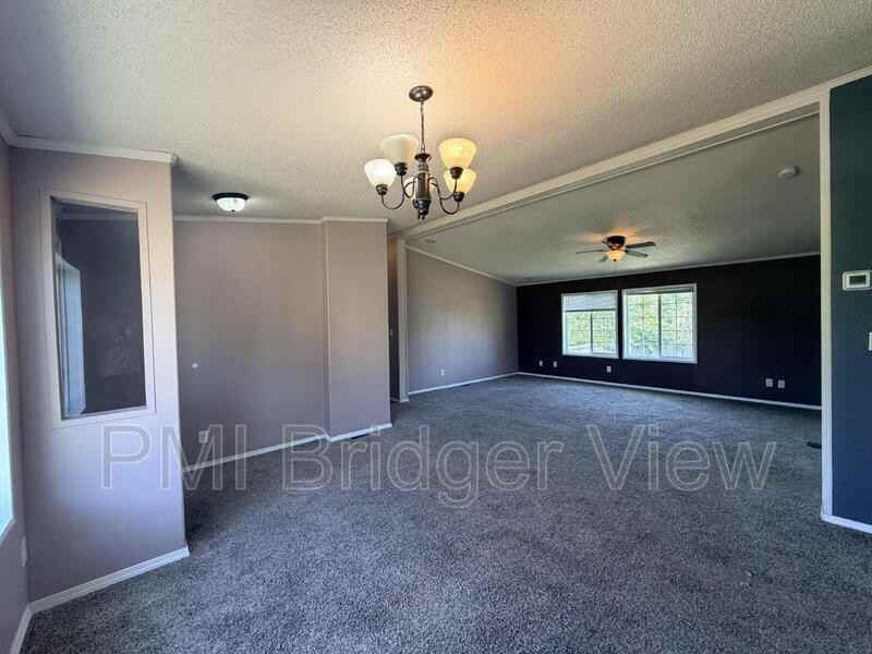 510 S Circle Dr #A - Photo 4 of 21