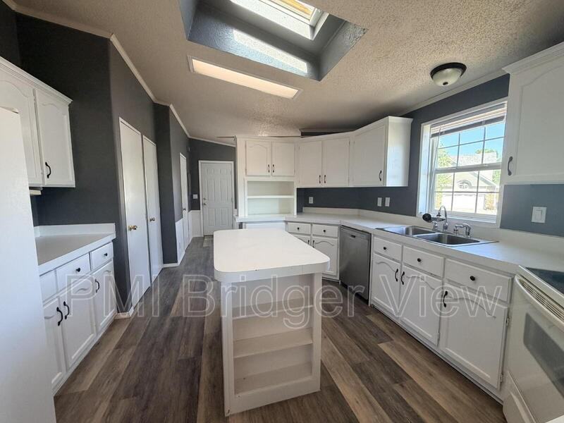 510 S Circle Dr #A - Photo 6 of 21