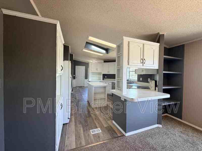 510 S Circle Dr #A - Photo 7 of 21