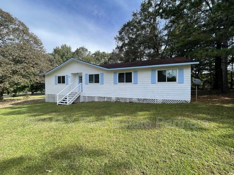 320 White Chapel Rd - Photo 2 of 31