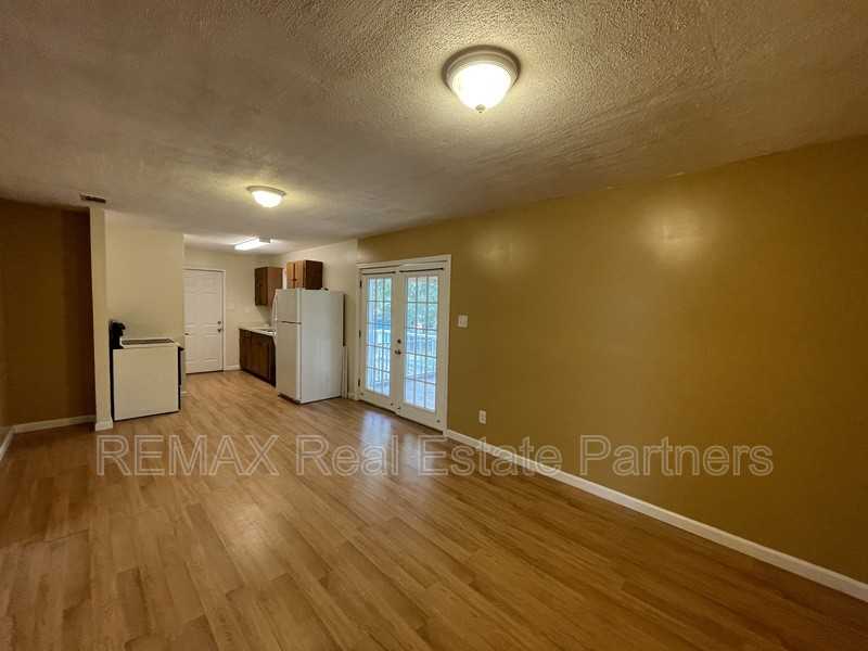 320 White Chapel Rd - Photo 7 of 31