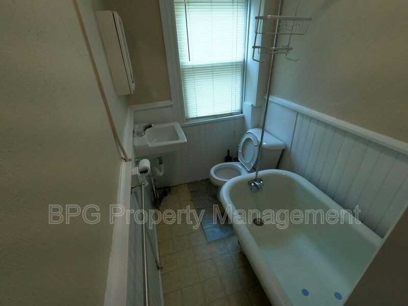 22 W Wolfe St - Photo 3 of 43