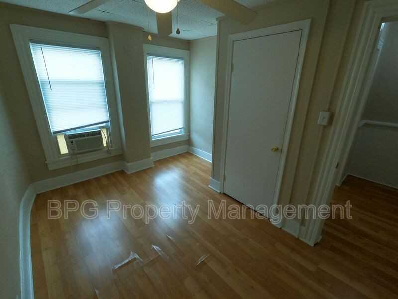 22 W Wolfe St - Photo 4 of 43