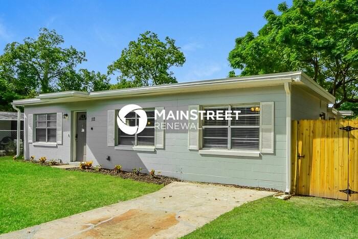112 Mayfair Cir - Photo 3 of 16
