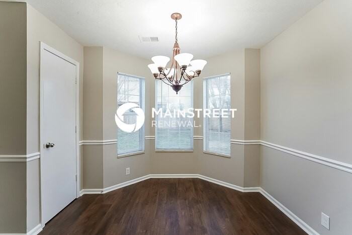 1117 Burlingame Ct - Photo 4 of 15