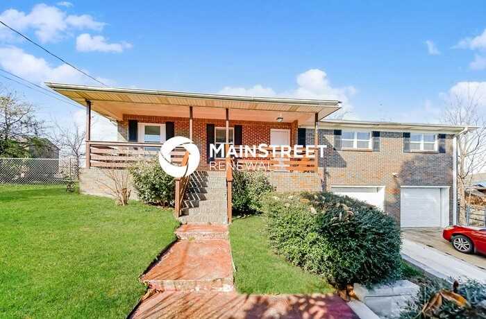 4744 Smithfield Dr N - Photo 2 of 17