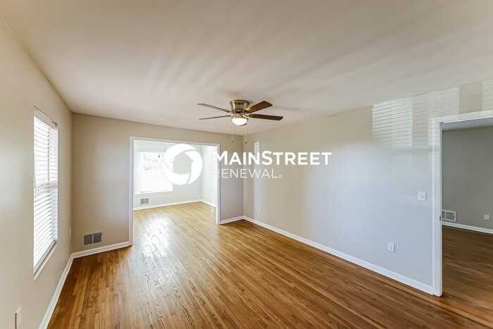 4744 Smithfield Dr N - Photo 6 of 17