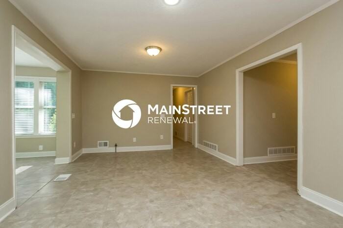 6309 Hillpine Dr - Photo 4 of 15