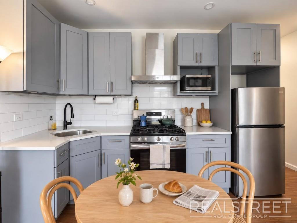 63 Ralph Ave #3 - Photo 4 of 11