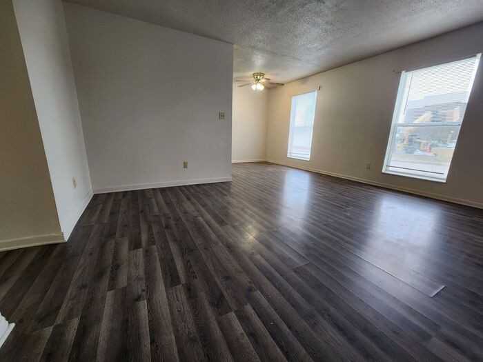 212 W Montgomery St #212 - Photo 2 of 6