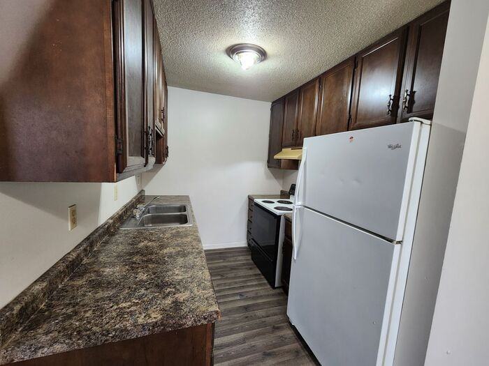 212 W Montgomery St #212 - Photo 3 of 6